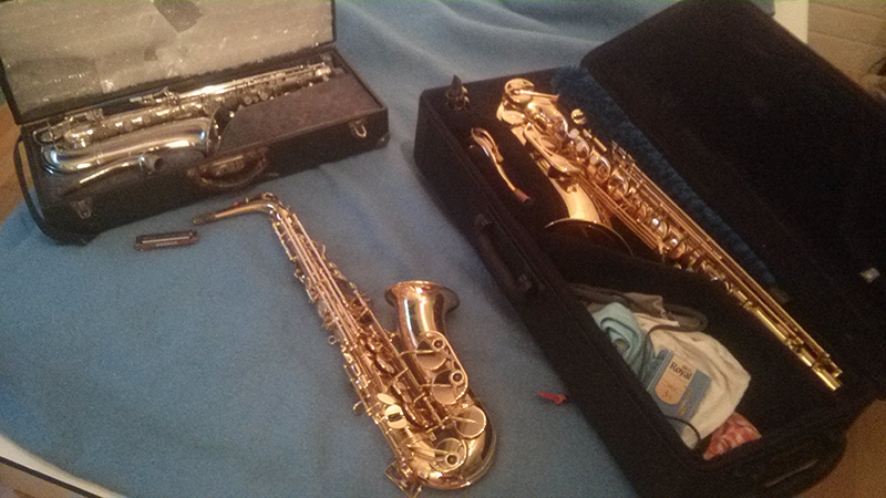 En haut à gauche le sax beaugnier alto a fait des bal clandestins de swing, jazz ... pendant la guerre. il doit dater de 1936 environ.