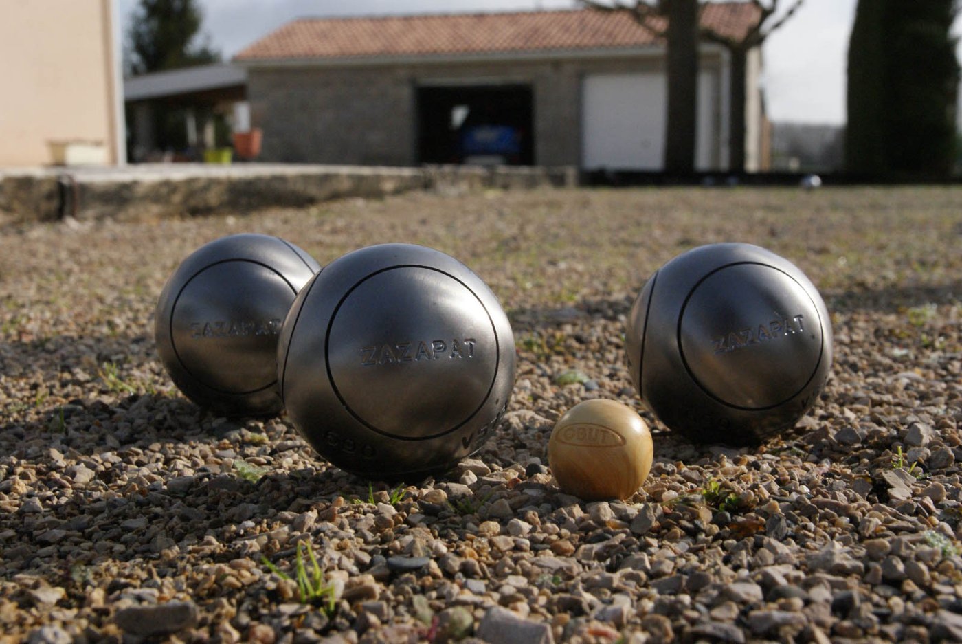 Mes boules sur mon terrain.JPG