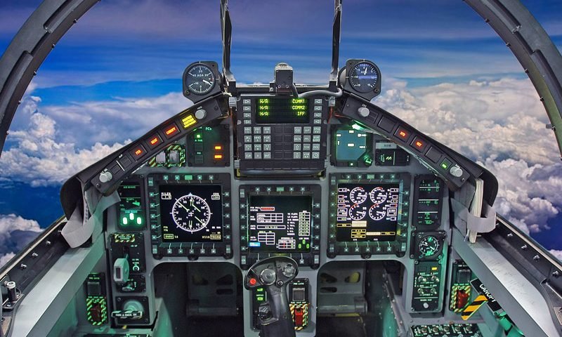 M346-cockpit-800x480.jpg